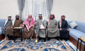 الشيخ الدكتور جاسم بن أحمد السعيدي الظفيري وأبناؤه يزورون الشيخ ضيدان بن بداح بن حثلين في المملكة العربية السعودية