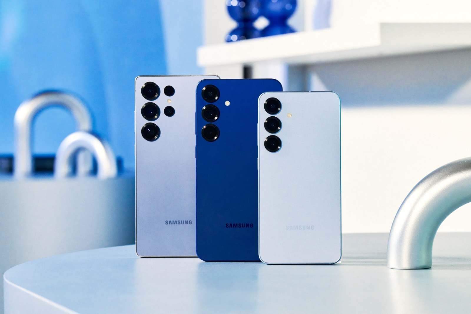 You are currently viewing Samsung Galaxy S25 Ultra Introduces Corning®️ Gorilla®️ Armor 2, the Industry’s First Anti-Reflective Glass Ceramic For Mobile Devices Corning®️ Gorilla®️ Armor 2 sets a new standard of durability providing superior mobile display clarity on Samsung Galaxy S25 Ultra