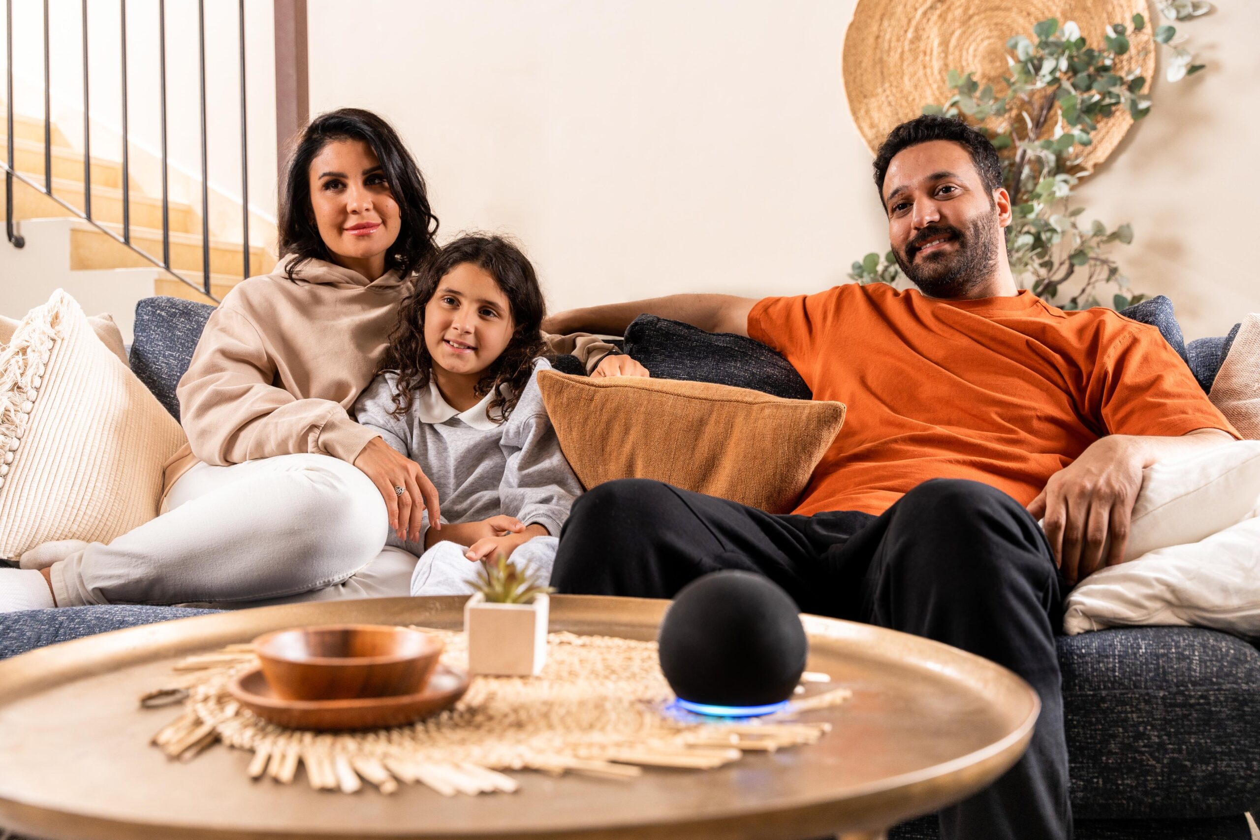 You are currently viewing تلقت أمازون أليكسا أكثر من 140 مليون طلب في عام 2024 من العملاء في المملكة العربية السعودية والإمارات العربية المتحدة • يُصنف العملاء في المملكة العربية السعودية والإمارات العربية المتحدة من بين الأكثر تفاعلاً على مستوى العالم، حيث يستعمل العملاء أليكسا للتحكم في المنزل الذكي والترفيه والاحتياجات الروحية. • لا تزال مزايا العبادة من بين الأكثر شيوعًا للعملاء في المملكة العربية السعودية والإمارات العربية المتحدة، مع أكثر من 5.1 مليون تذكير بالصلاة و1.69 مليون طلب للأذكار.