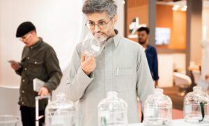 العطور تخطف الأنظار في بيوتي وورلد السعودية 2025 بدورته الاكبر في ابريل