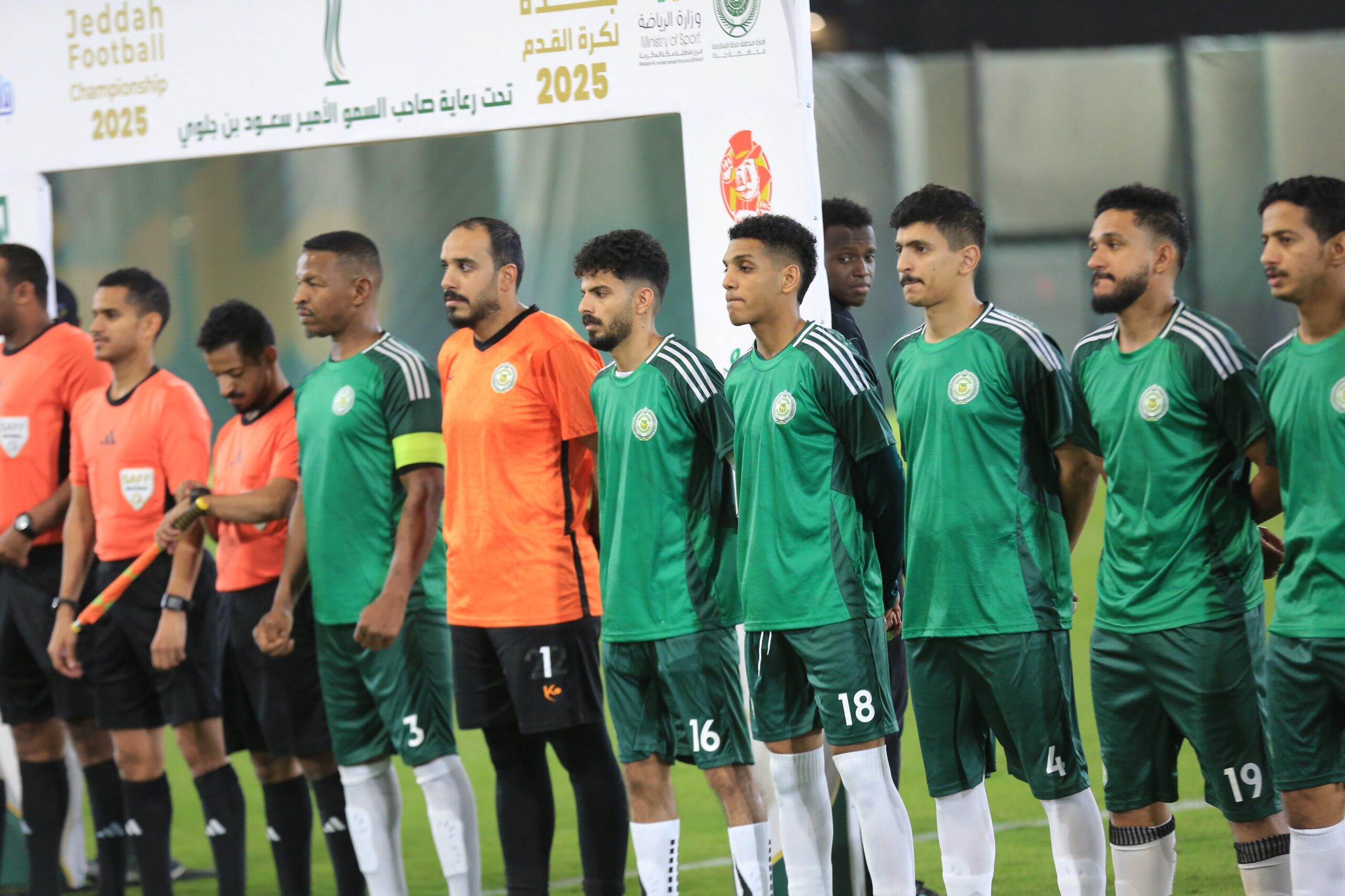 Read more about the article فريقا فرع وزارة الرياضة وحرس الحدود يحققان الفوز في الجولة الأولى ببطولة جدة لكرة القدم
