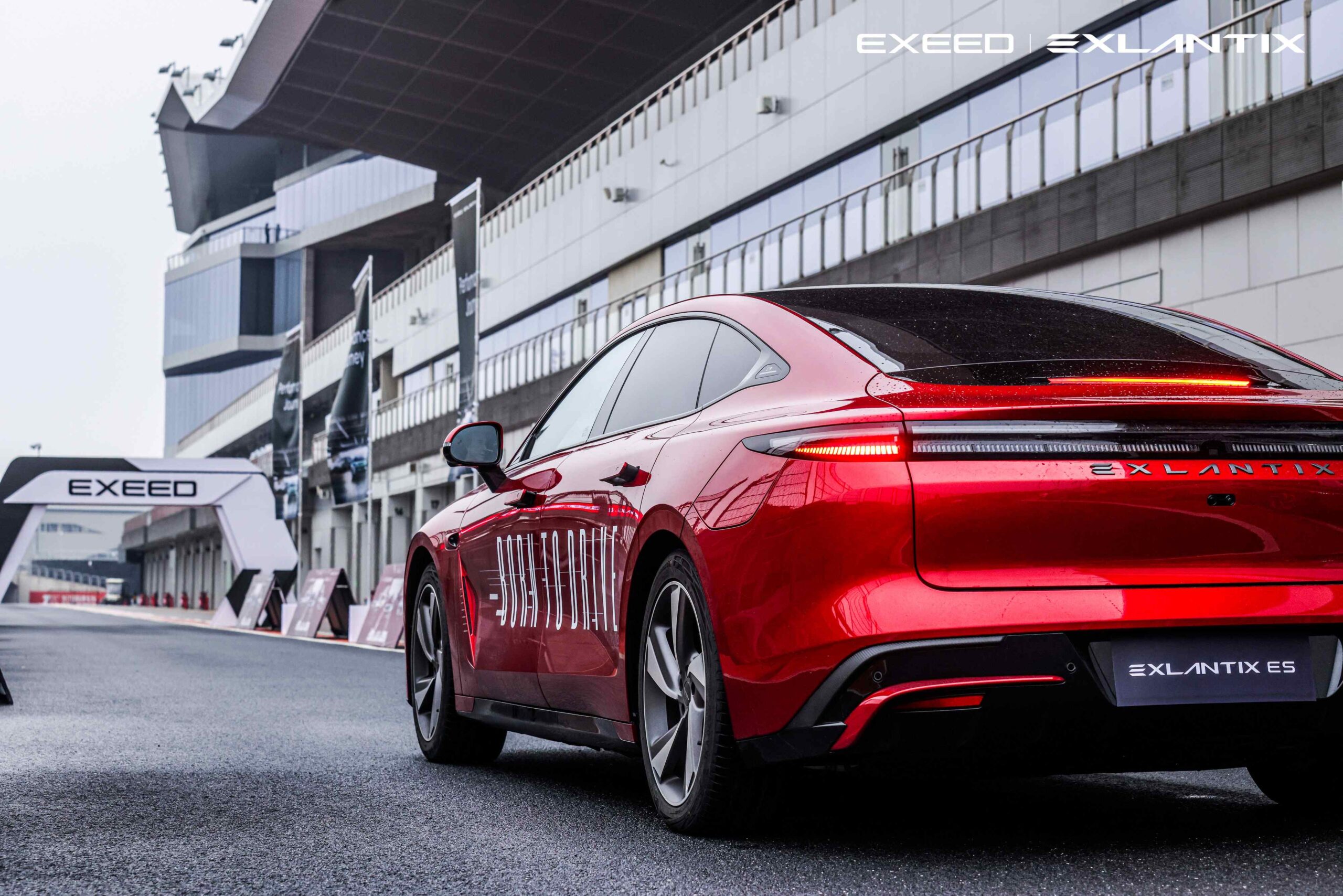 You are currently viewing Middle East Media Conduct Debut Test Drive of EXEED’s Entire New Energy Vehicle Lineup