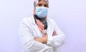 الدكتورة سميرة خطاب: خبيرة تتجاوز 15 عامًا في طب الجلدية والتجميل في مجمع القصيم الطبي ببريدة