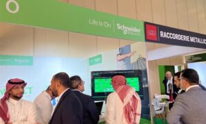 شنايدر إلكتريك تستعرض حلولها الذكية والمستدامة للقطاع الرياضي في قمة الملاعب والصالات العالمية بالرياض   • تقنيات شنايدر إلكتريك تدعم رؤية المملكة 2030 لتعزيز بنيتها التحتية وتطوير القطاع الرياضي • منصة EcoStruxure تسهم في خفض استهلاك الطاقة في الاستادات بنسبة تصل إلى 30% سنويًا