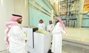 مدير عام فرع الشؤون الإسلامية بالمدينة المنورة يتفقد كاونترات توزيع “هدية خادم الحرمين الشريفين” بمطار المدينة الدولي