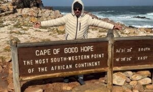 الرحّالة الإماراتي إبراهيم الذهلي في جنوب أفريقيا : رحلة مثيرة تمثل مزيجاً فريداً بين المغامرة، والثقافة