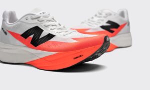 Hold off on that marathon prep because today, New Balance has brought its fastest silhouette yet to KSA :