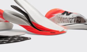 تأجيل التحضيرات للماراثون قد يكون خطوة ذكية، فاليوم تكشف New Balance عن أسرع حذاء لها حتى الآن في المملكة العربية السعودية FuelCell SuperComp Elite v5.