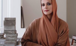 ذا سانت ريجيس أبوظبي وكلية الفنون والصناعات الإبداعية في جامعة زايد يحتفيان بيوم المرأة الإماراتية