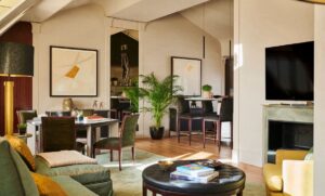 دليلكم للسفر هذا الخريف: استمتعوا بأجواء الموسم واستكشفوا أجمل الوجهات   تدعو فنادق حياة وفنادق كورنثيا جميع محبي السفر في منطقة الخليج إلى عيش تجارب استثنائية يكتشفون من خلالها جمال موسم الخريف في عدد من أروع مدن العالم