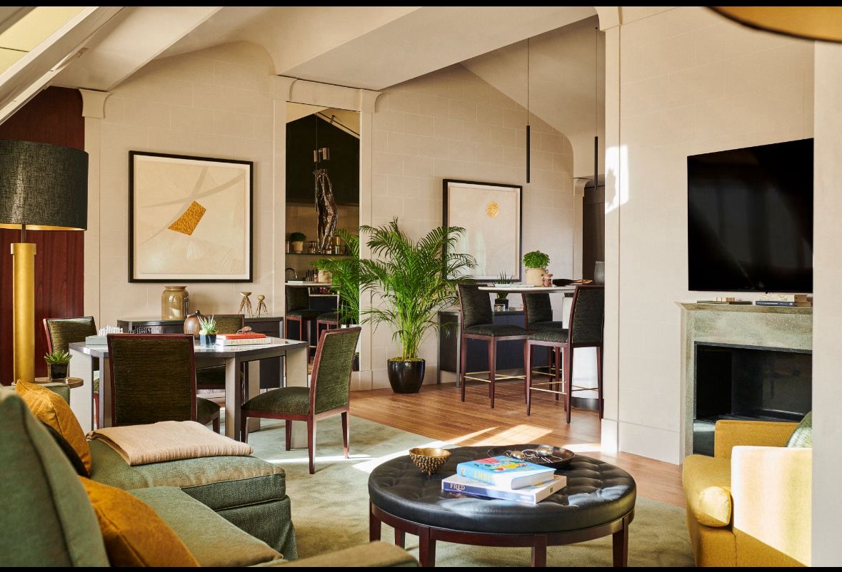 You are currently viewing دليلكم للسفر هذا الخريف: استمتعوا بأجواء الموسم واستكشفوا أجمل الوجهات   تدعو فنادق حياة وفنادق كورنثيا جميع محبي السفر في منطقة الخليج إلى عيش تجارب استثنائية يكتشفون من خلالها جمال موسم الخريف في عدد من أروع مدن العالم