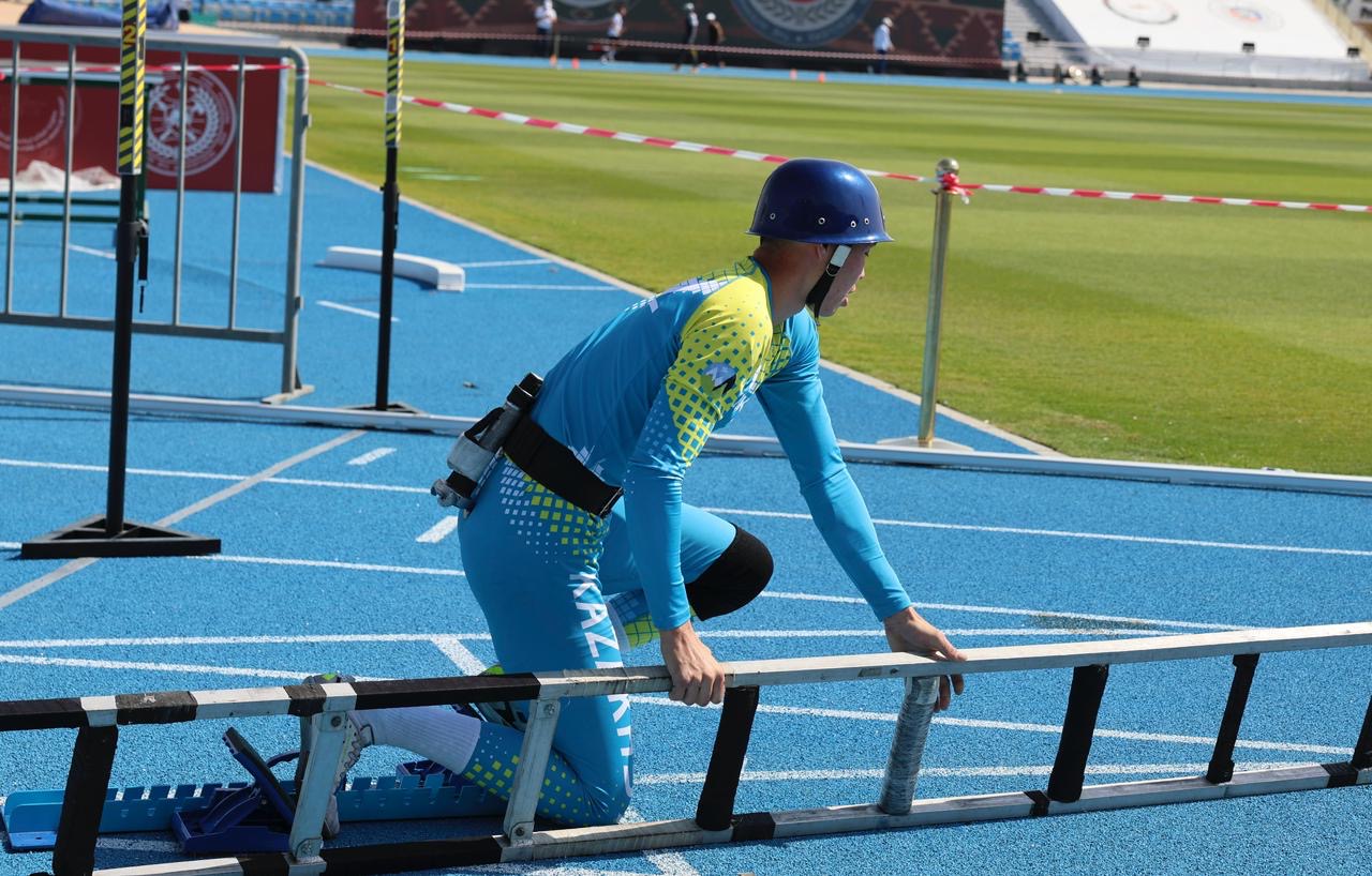 You are currently viewing منافسات قوية في سباق (400) متر تتابع ببطولة العالم لرياضة الإطفاء والإنقاذ