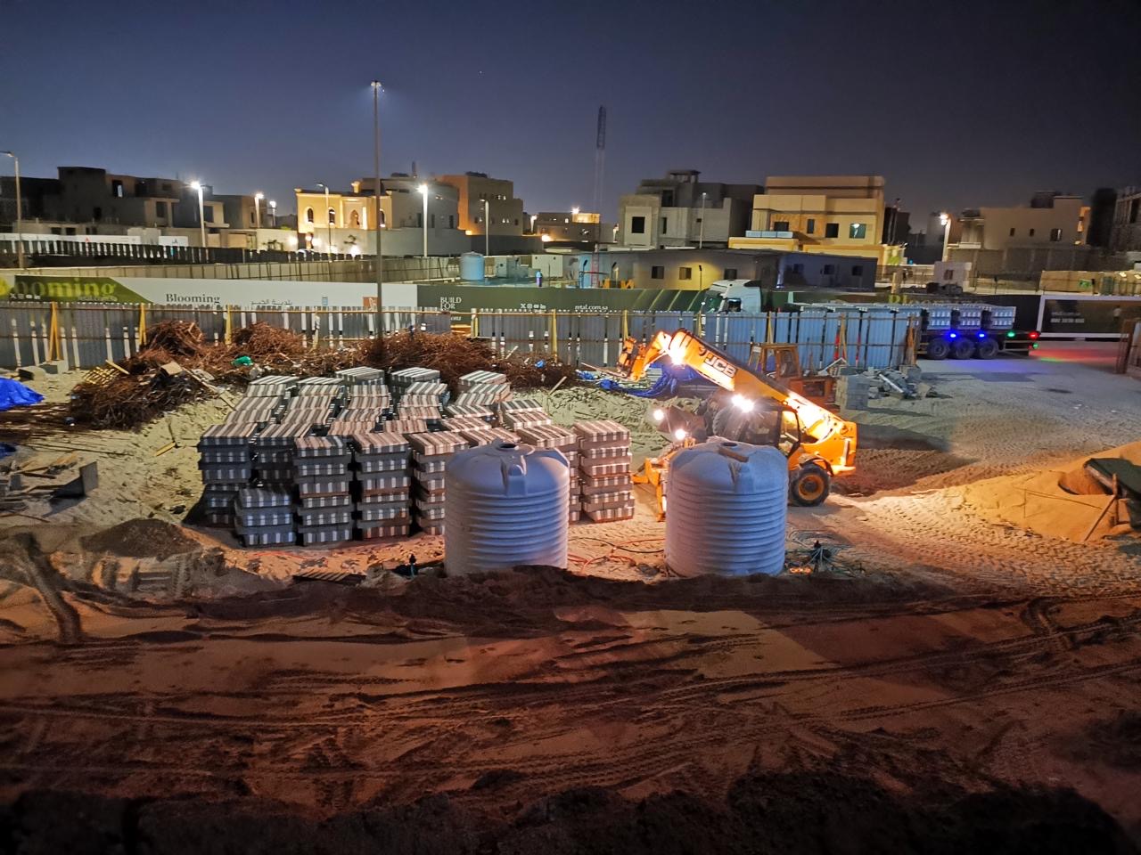 You are currently viewing «بركز» تعزز نمو قطاع البناء في المملكة بتمويل جديد يصل إلى 30 مليون دولار بالتزامن مع انطلاقة المشاريع العملاقة  أعلنت شركة بركز (BRKZ)، المنصة السعودية الرائدة لإدارة عمليات شراء مواد البناء بين الشركات (B2B)، عن حصولها على تمويل ديْن استثماري يصل إلى 30 مليون دولار أمريكي من شركة «سترايد فنتشرز» (Stride Ventures). سيسهم هذا التمويل في تعزيز قدرات بركز على دعم حلول الدفع المرنة لقطاع البناء، إضافةً إلى دعم نمو سلاسل الإمداد للمواد الخام في المملكة لتمكين شبكة شركائها من المصانع والمقاولين.