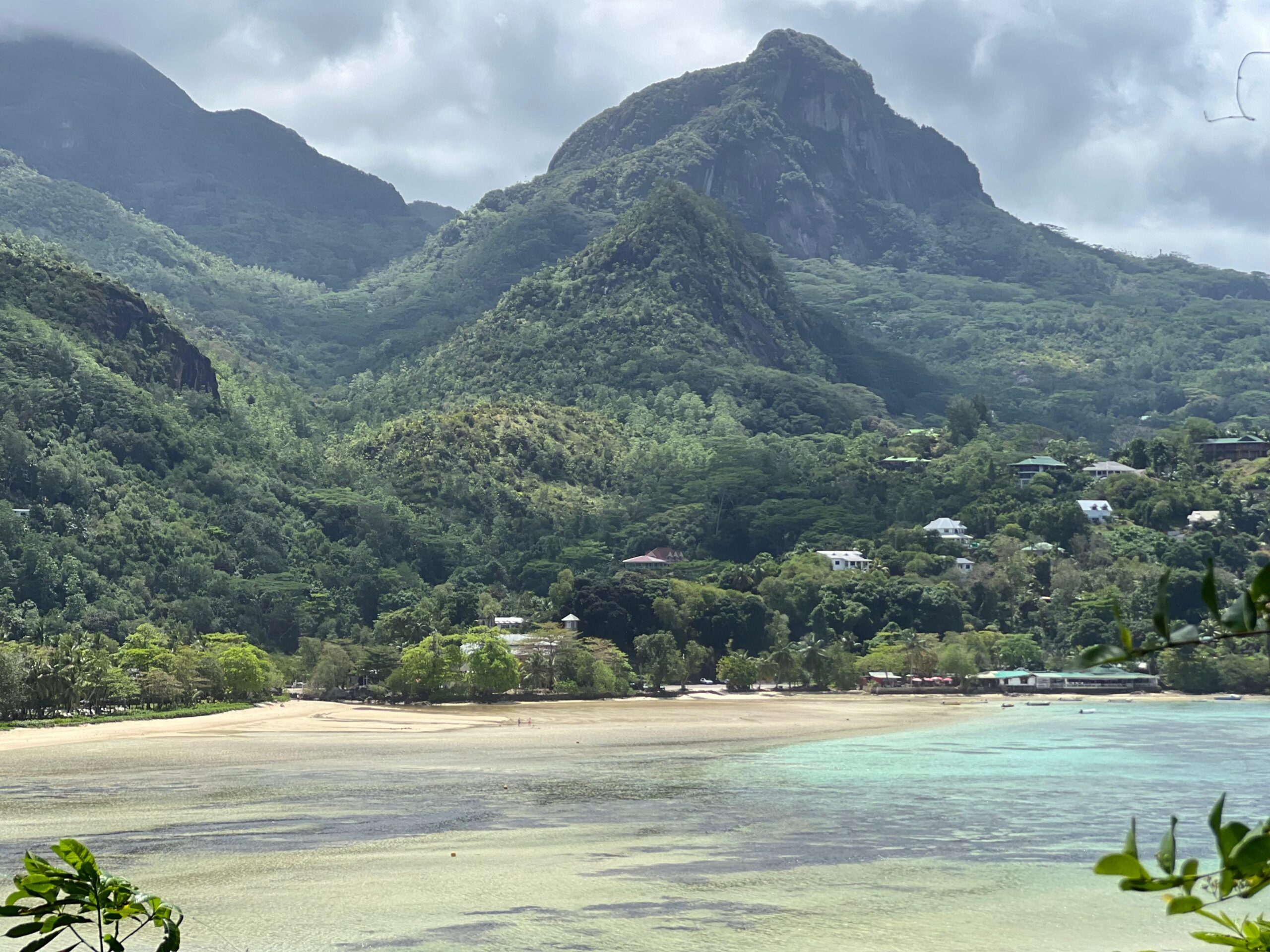 You are currently viewing منتجعات “كونستانس” “ايفيليا” و “ليموريا” في سيشل حيث تلتقي الفخامة بالاستدامة في قلب الطبيعة