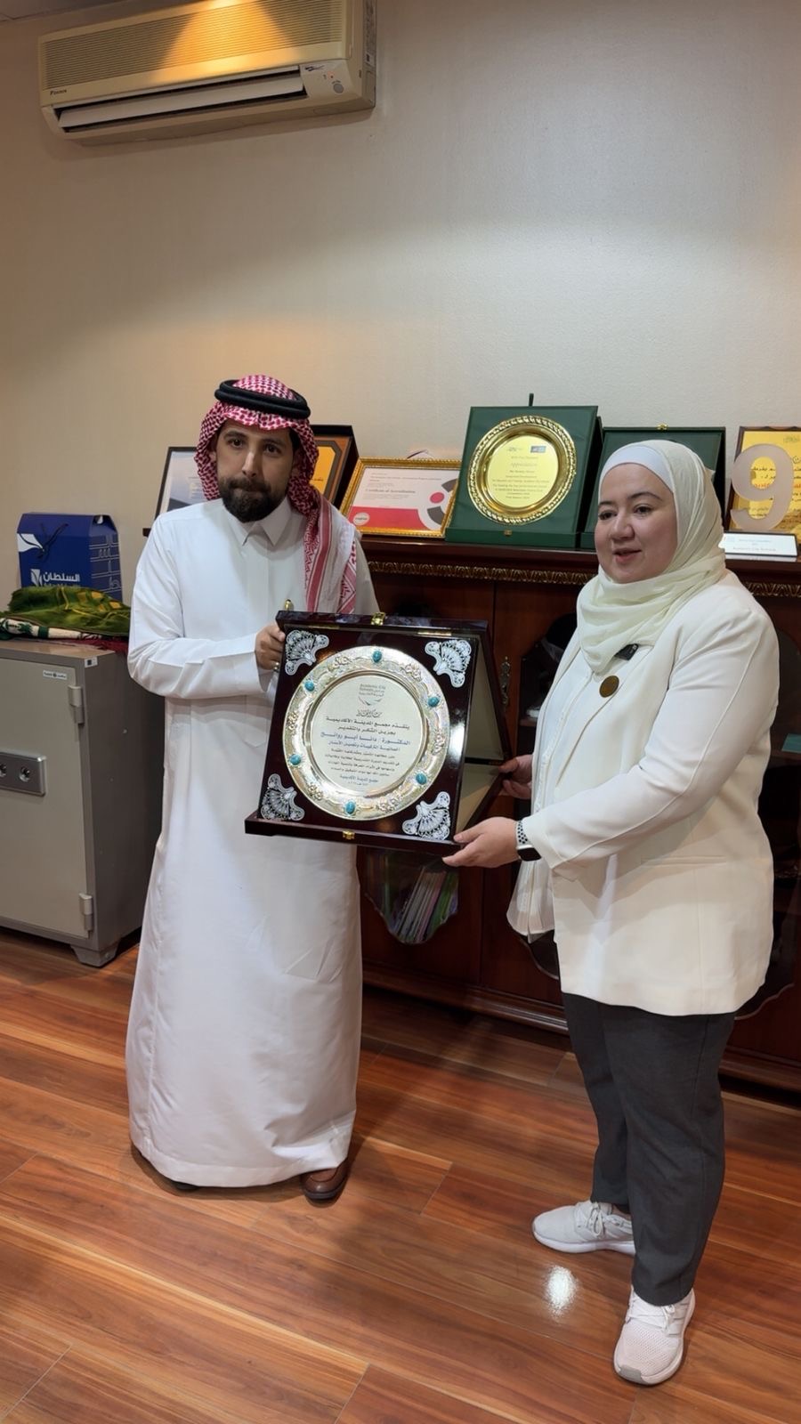 You are currently viewing ندوة توعوية بصحة الاسنان في مجمع مدارس المدينة الأكاديمية بحي الشهداء