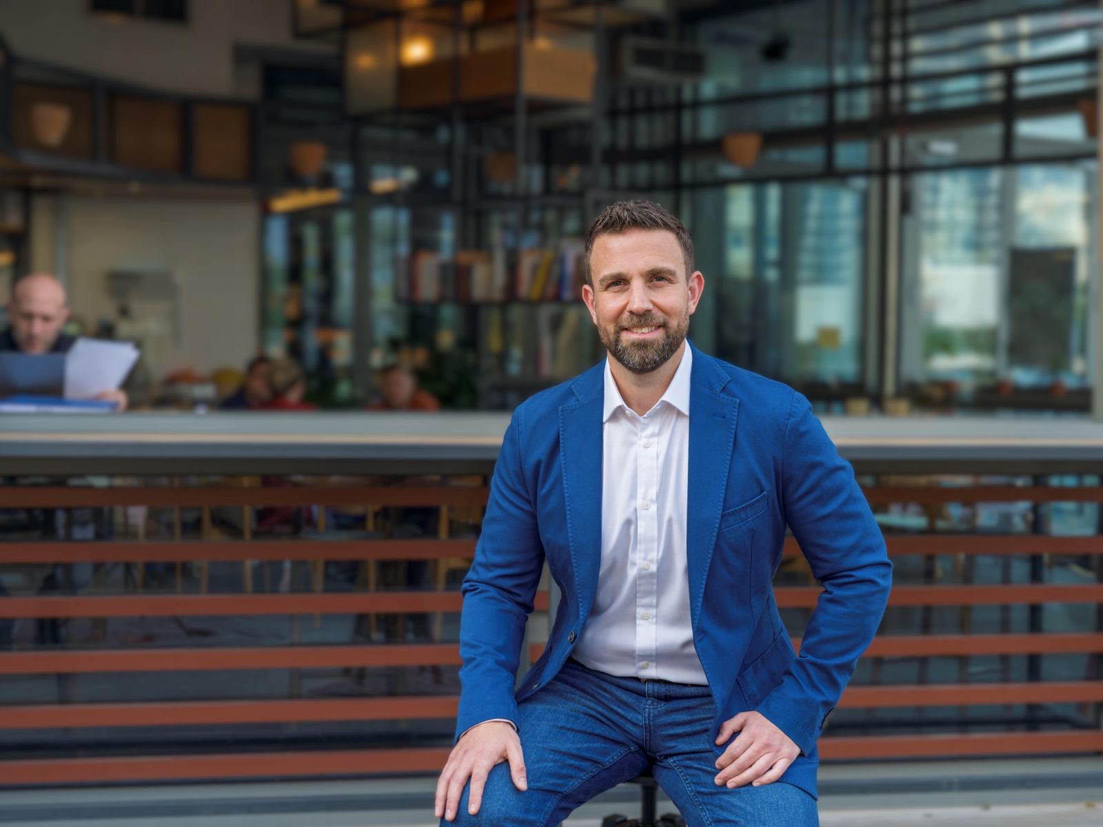 You are currently viewing لتعزيز حضورها بالسوق السعودي ودعم الطلب على العقارات البريطانية  “سيليكت بروبيرتي” أول شركة تطوير عقاري بريطانية تعلن تأسيس مقر دائم لها بالرياض  •	التوسع الإقليمي للشركة يتزامن مع مرور 20 عاماً على وجودها في منطقة الخليج •	قطاع الإنشاءات السعودي بلغ 148 مليار دولار في النصف الأول 2024، مع توقّعات بارتفاع الاستثمارات إلى 191 مليار دولار بحلول 2029 •	“رؤية السعودية 2030” تسهم في تسريع من وتيرة التكامل العالمي والتنويع الاقتصادي، بما يتماشى مع استراتيجية “سيليكت بروبيرتي” الهادفة إلى خلق فرص عقارية مترابطة عالمياً