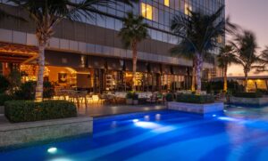 فندق سانت ريجيس دبي، النخلة ومطعم “رويا” دبي يقدمان تجربة فاخرة من المذاق والرفاهية خلال شهر أكتوبر يرجى تنزيل صور مطعم رويا من هنا