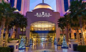 ريكسوس مارينا أبوظبي يضيء موسم الأعياد بتجارب ترفيهية لجميع أفراد العائلة