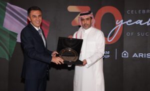 أريستون ومجموعة شاكر تحتفلان بثلاثة عقود من الشراكة في المملكة العربية السعودية احتفاءً بثلاثين عامًا من الإرث الإيطالي والنجاح المشترك