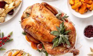 احتفلوا بموسم الأعياد بأناقة في فندق سانت ريجيس دبي، النخلة