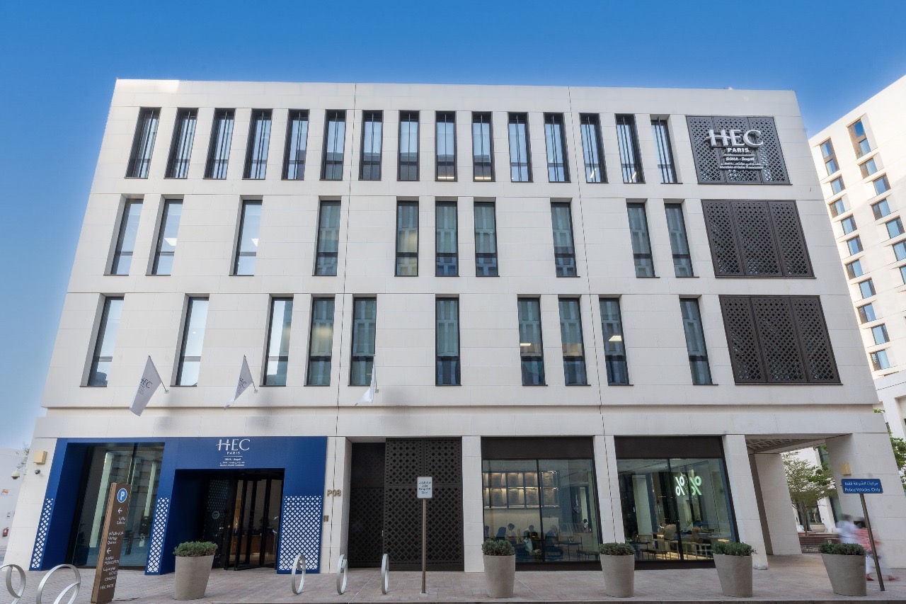 You are currently viewing دوافع عديدة تشجع القادة الصاعدين على اختيار الدوحة لدراسة برنامج الماجستير التنفيذي في إدارة الأعمال الذي تقدمه جامعة HEC Paris  في الدوحة