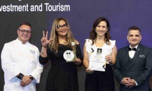 نوران كيلاني تحصد الجائزة الذهبية للعام الرابع على التوالي في جوائز التميّز في الضيافة بالشرق الأوسط