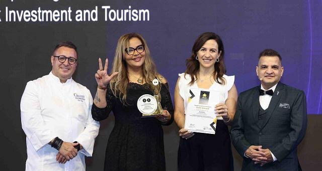 You are currently viewing نوران كيلاني تحصد الجائزة الذهبية للعام الرابع على التوالي في جوائز التميّز في الضيافة بالشرق الأوسط