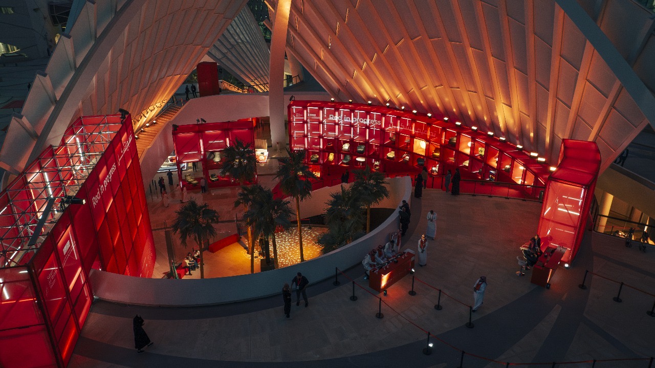 You are currently viewing اختتام فعاليات “تصميم يتشكّل: سالوني ديل موبيلي.ميلانو” لأول مرة في الرياض