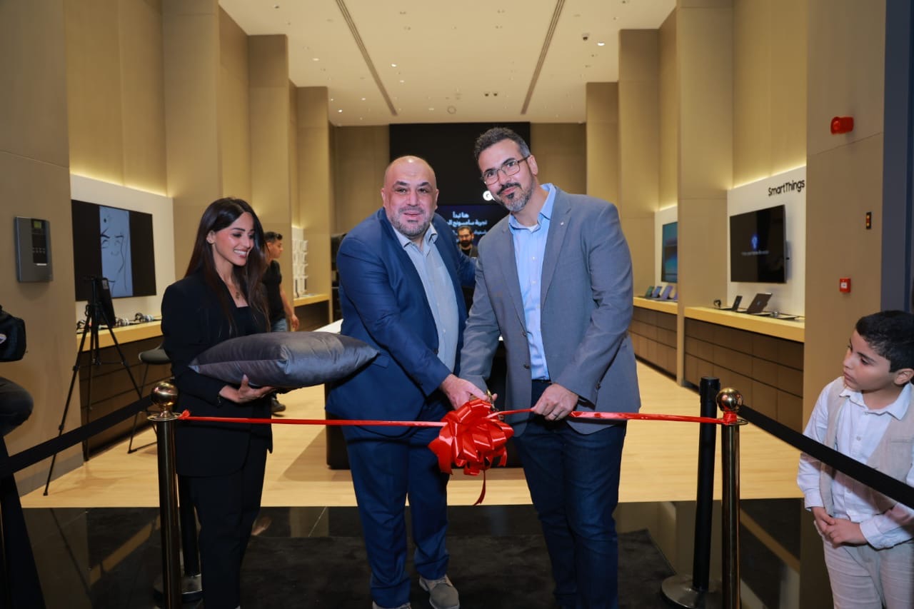 You are currently viewing Samsung Opens New Experience Store in Jeddah, Strengthening Its Retail Presence in Saudi Arabia Located in the heart of U Walk, the new Samsung Experience Store is designed to offer exceptional experience for Samsung Mobile Fans