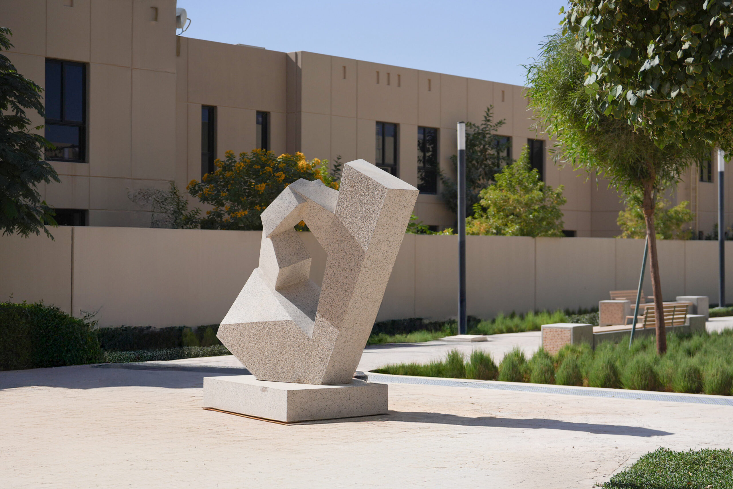 You are currently viewing تشمل واجهة روشن ومجتمع سدرة والمسار الرياضي  “الرياض آرت” يعلن تركيب أعمال “طويق للنحت” في مواقع جديدة ضمن مجموعة الأعمال الفنية الدائمة