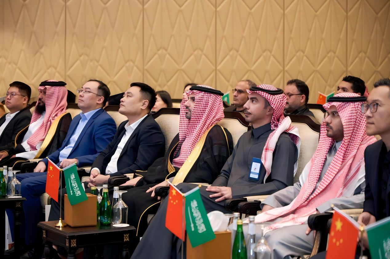 You are currently viewing إطلاق علامة “سمارت شمس” وتوقيع مذكرة تفاهم مع “مدن” لتخصيص أرض المصنع