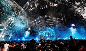 مهرجان ساوندستورم يسدل الستار على نسخة 2025، التي شهدت تحول المهرجان إلى مدينة موسيقية نابضة بالحياة، بمشاركة أكثر من 250 فنانًا عالميًا تألقوا على 14 مسرحًا