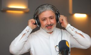 محمد المقبل.. خمسة عشر عامًا من “جيم ولياقة” على UFM وصوت ثابت في الإعلام الرياضي