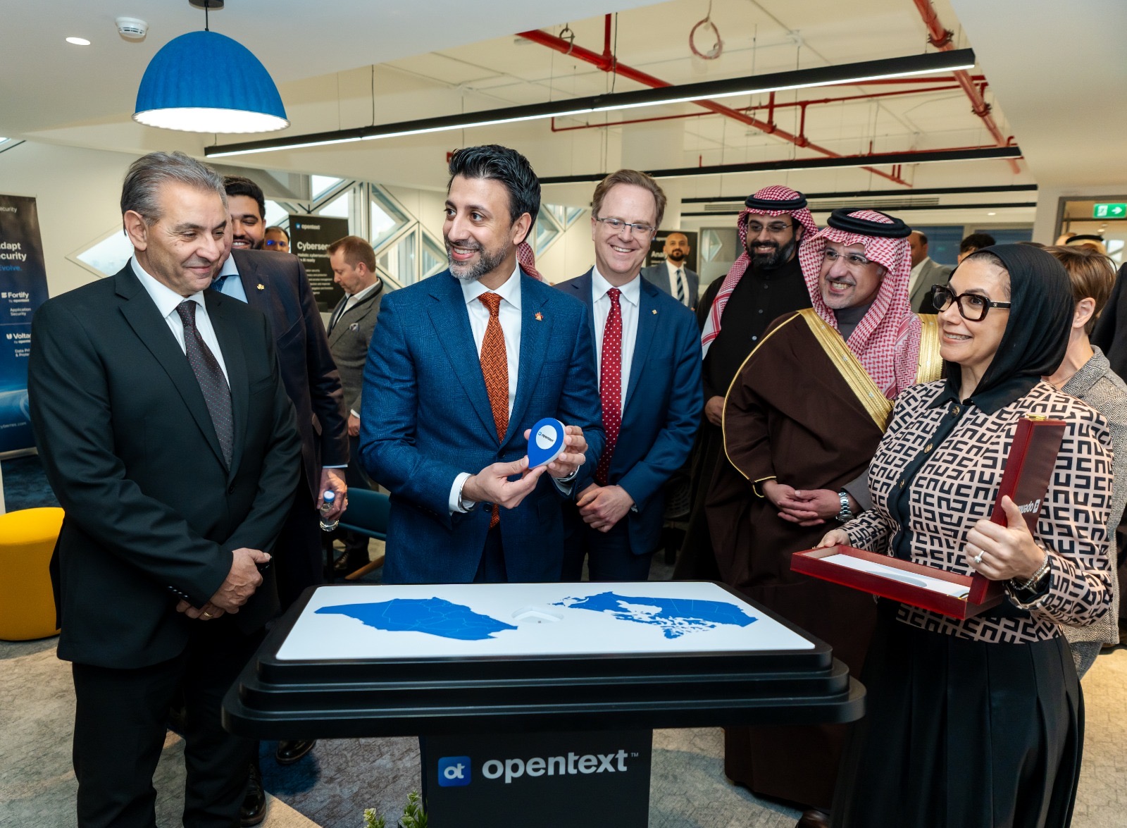 You are currently viewing أوبن تكست” تفتتح مقرّها الإقليمي في الرياض لتوسيع الاستخدام الآمن للذكاء الاصطناعي المؤسسي وزير التجارة الدولية الكندي يشارك في مراسم الافتتاح ضمن البعثة التجارية الكندية إلى السعودية