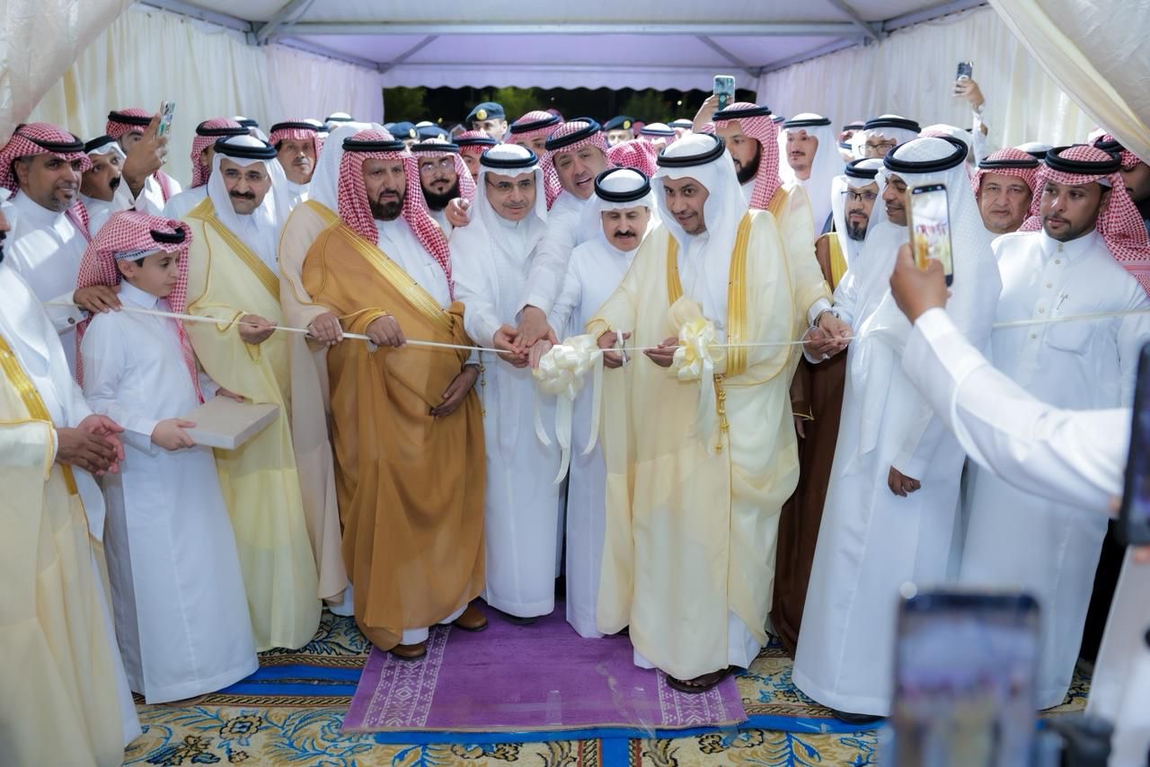 You are currently viewing *محافظ العرضيات يفتتح مهرجان العسل السنوي في نسخته العاشرة*