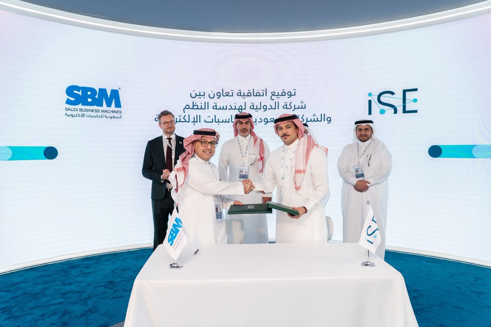 You are currently viewing على هامش معرض الدفاع العالمي بالرياض توقيع اتفاقية تعاون بين شركة الدولية لهندسة النظم وشركة السعودية للحاسبات الإلكترونية