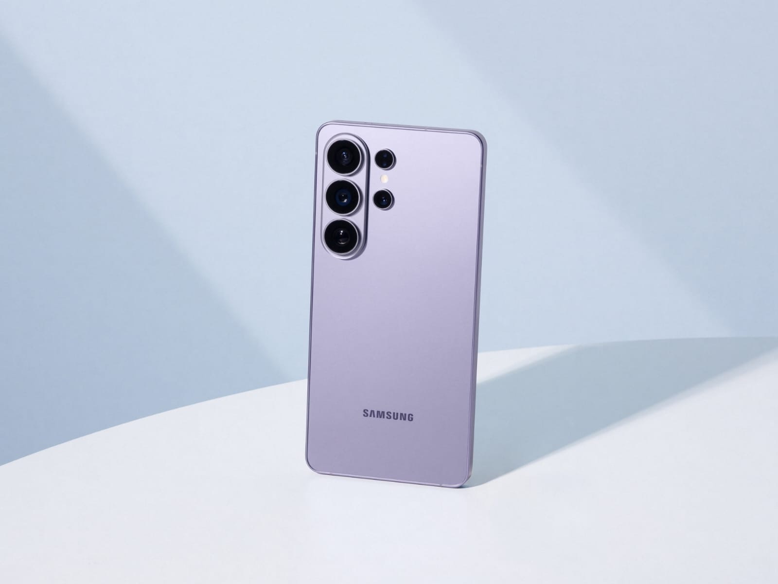 You are currently viewing Samsung Galaxy S26 Series and Galaxy Buds4 Series Now Available Worldwide   The Galaxy S26 series records double-digit pre-order growth, the Galaxy S26 Ultra chosen by over 70% of customers, alongside the Galaxy Buds4 series with immersive sound