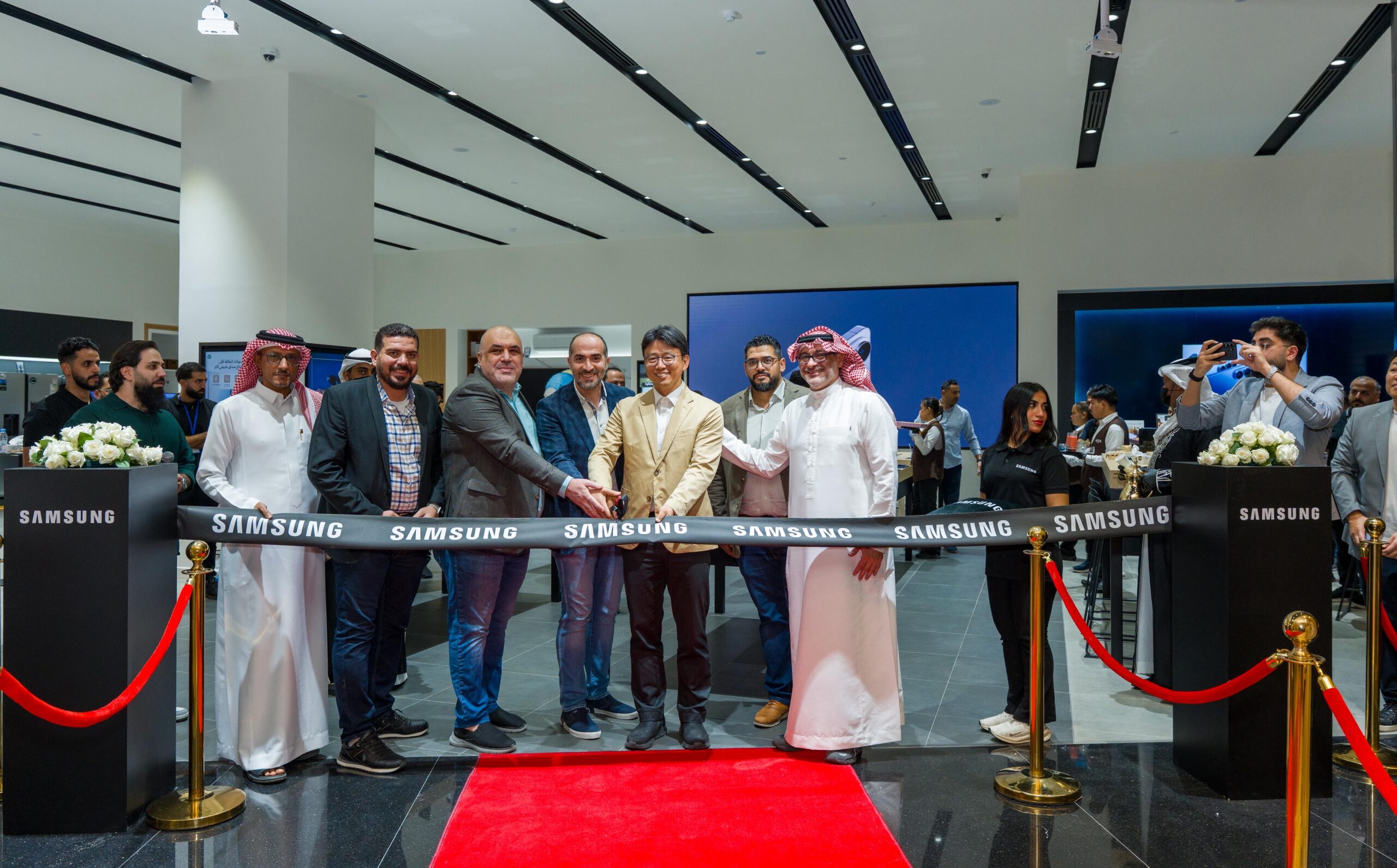 You are currently viewing Samsung Redefines Connected Living with the Launch of its Flagship Multi Shop Store at Jeddah Park