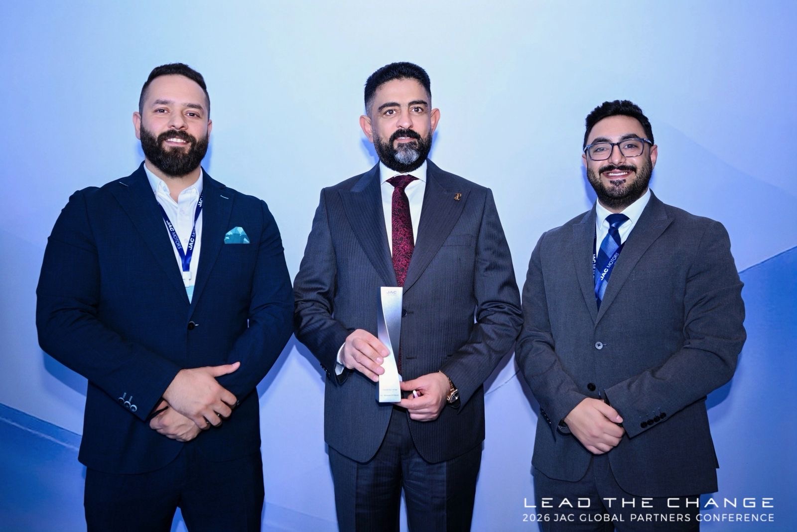 You are currently viewing إنجاز إقليمي: أحمد العبيدي يتوج بجائزتين عالميتين من JAC Motors