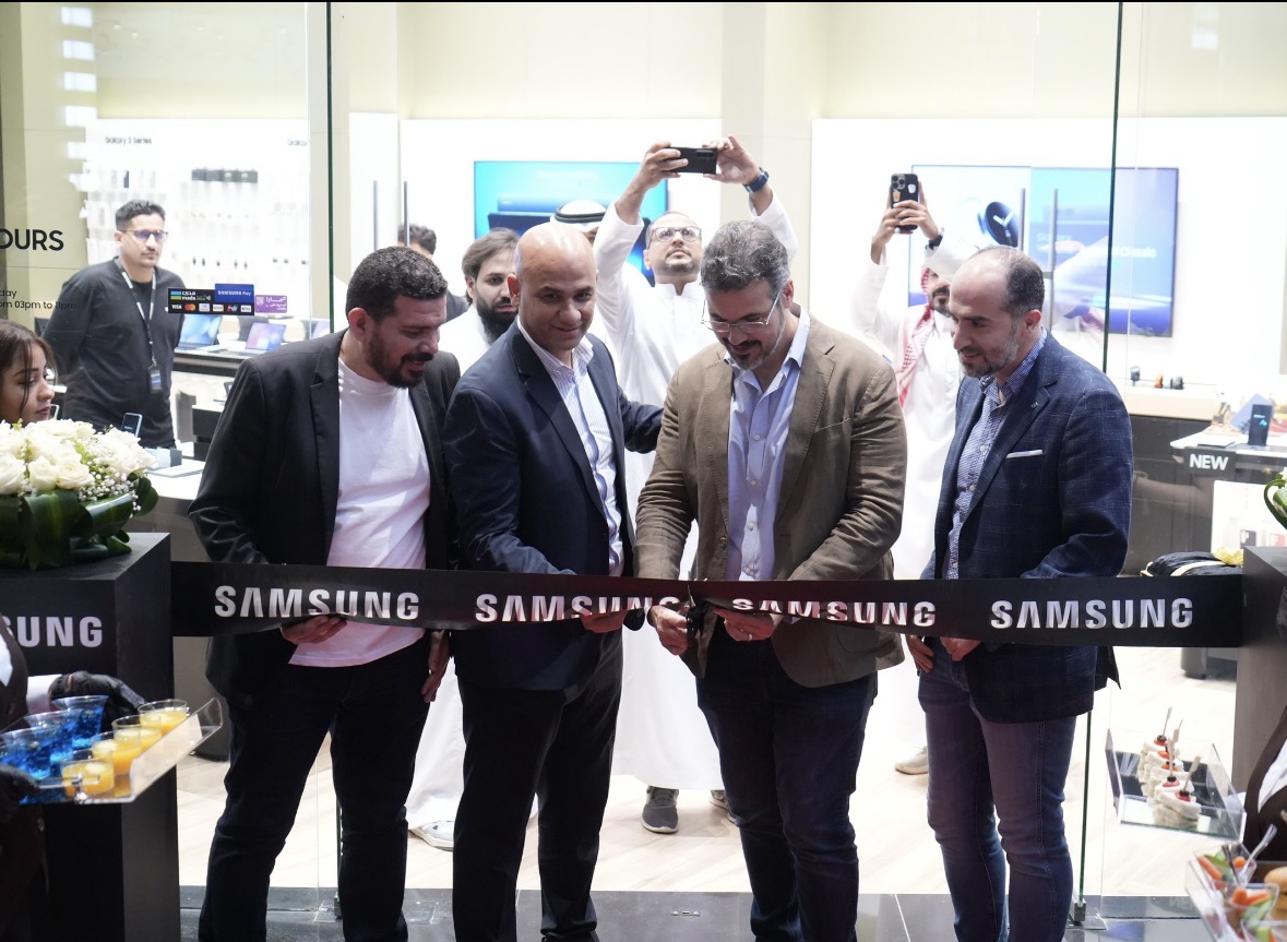 You are currently viewing Samsung Elevates Riyadh’s Retail Landscape with Premium Mobile Experience Store at Roshan Front