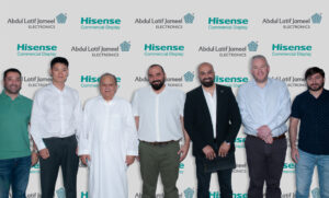 عبد اللطيف جميل للإلكترونيات تعزز حضورها في مجالات حلول الأعمال عبر شراكة استراتيجية مع هايسنس للشاشات التجارية