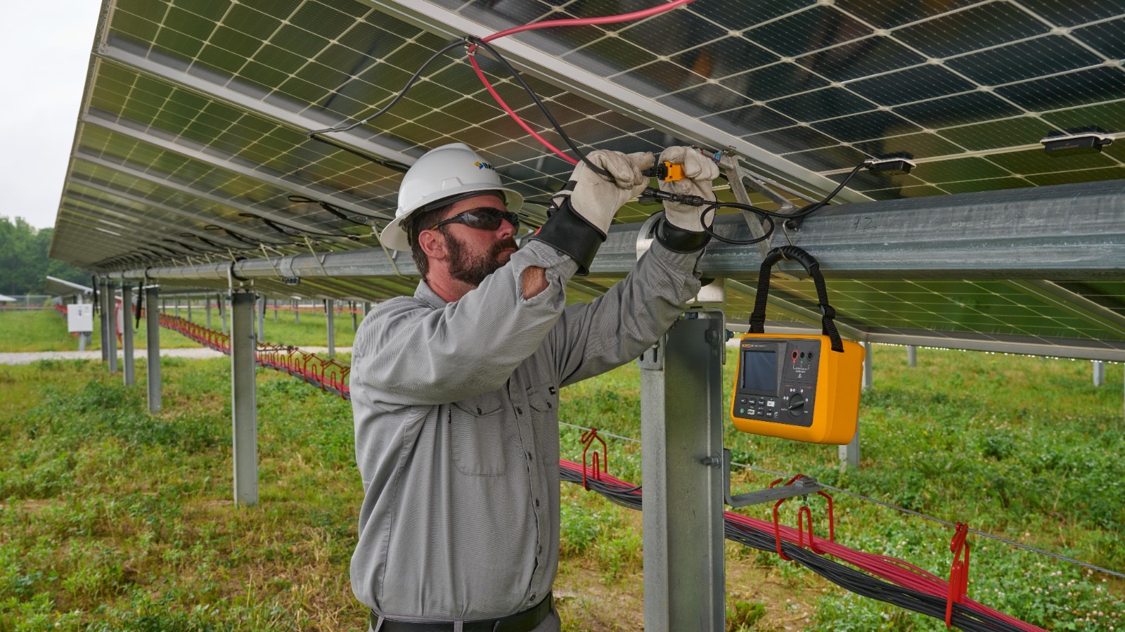 You are currently viewing Fluke’s New GFL-1500 makes its debut in KSA to Boost Solar Efficiency and Minimize Downtime