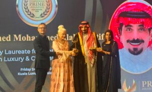 راشد العبداللطيف يُكرَّم في كوالالمبور بلقب «رائد الإرث في مجال الفخامة والتراث الثقافي»